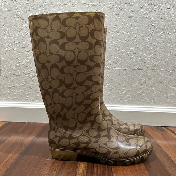 Coach Brown Tan Signature C Rain Boots Size 10 - Picture 3 of 8